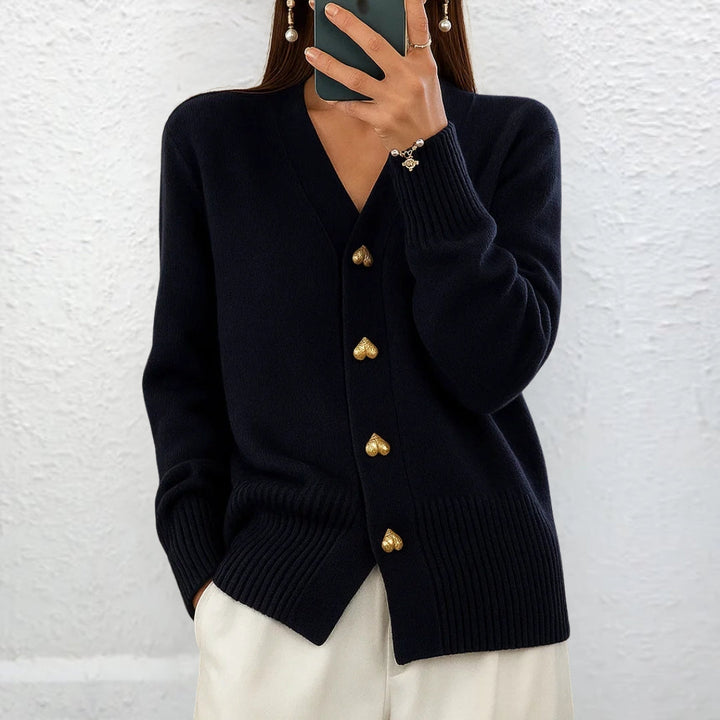 Lydia™ | Pull élégant avec des boutons en forme de cœur