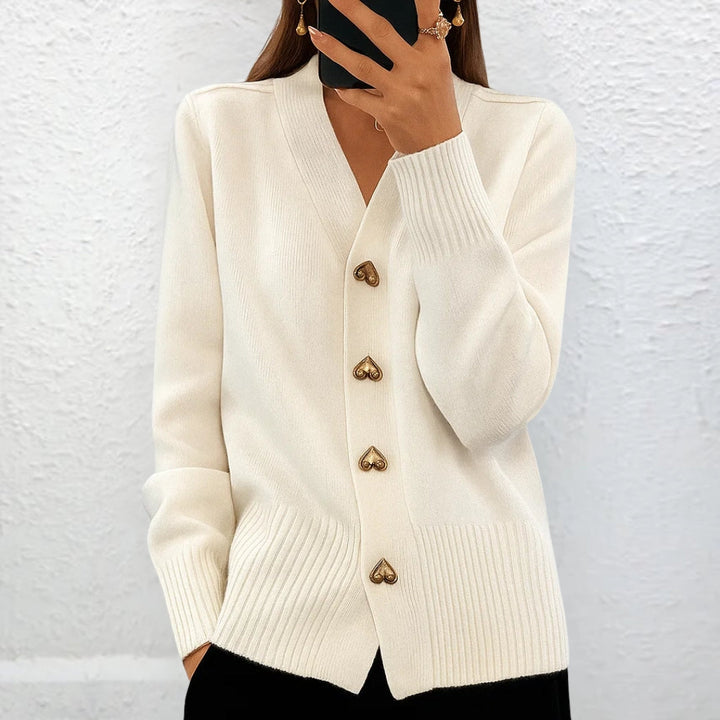 Lydia™ | Pull élégant avec des boutons en forme de cœur