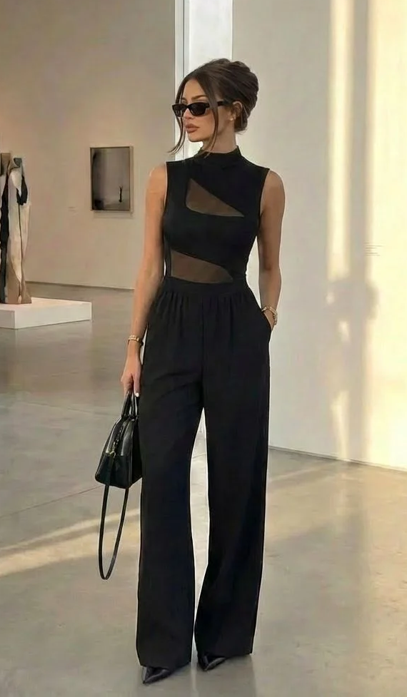 Combinaison à encolure haute, découpée, avec jambes larges